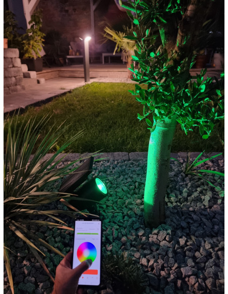 OPRAWA WBIJANA DOGRUNTOWA SMART OUTDOOR BT SOLAR SPOT RGBW IP44 