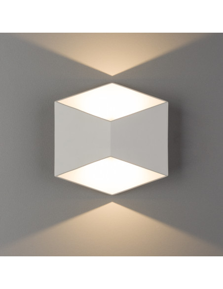 TRIANGLES LED 8143