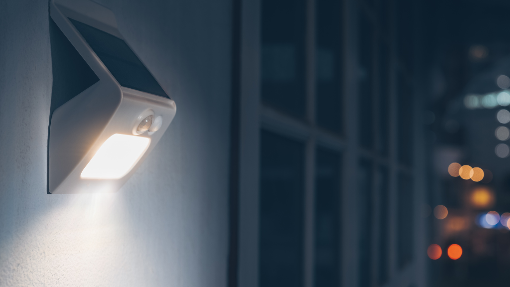 Lampy solarne z czujnikiem zmierzchu – oszczędność czy marketing?